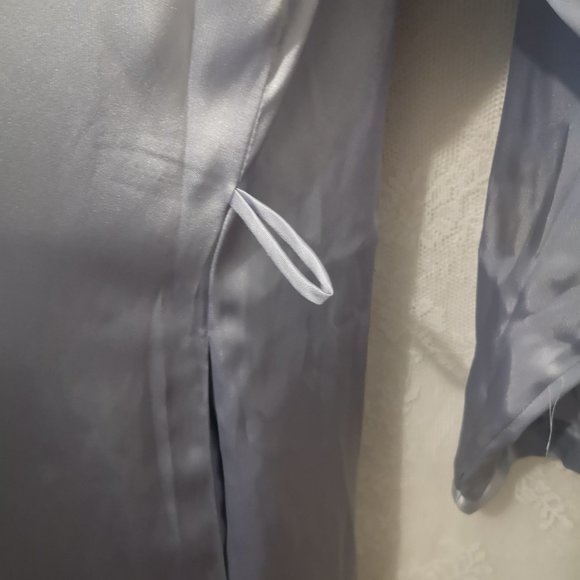 3/$20 Jones New York robe - Picture 5 of 14